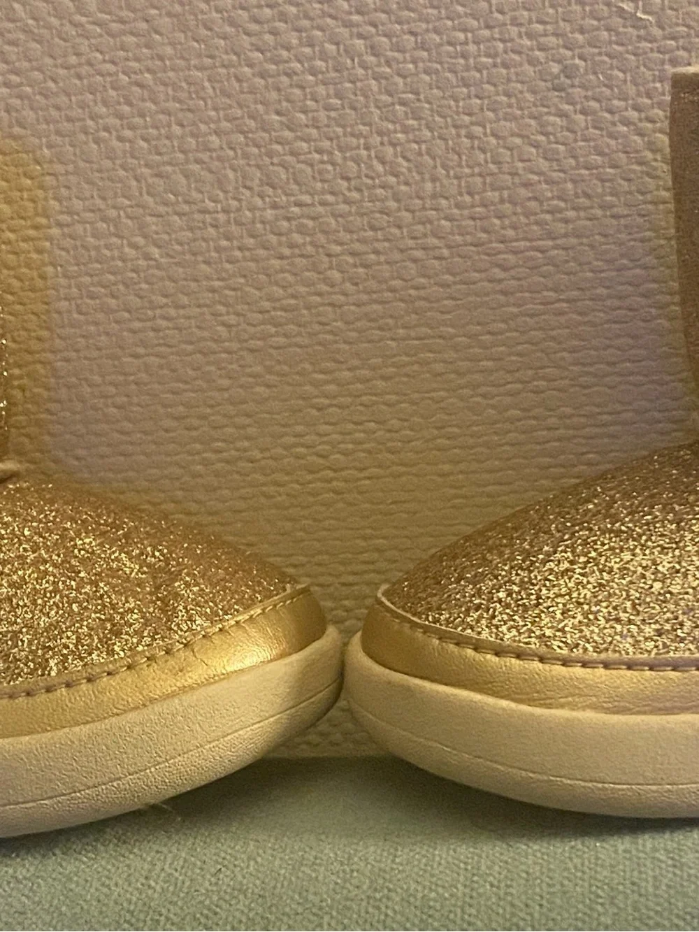 UGG Keelan Gold Metallic Glitter Infant Boots Shearling Lined Size 2/3 (6-12M)